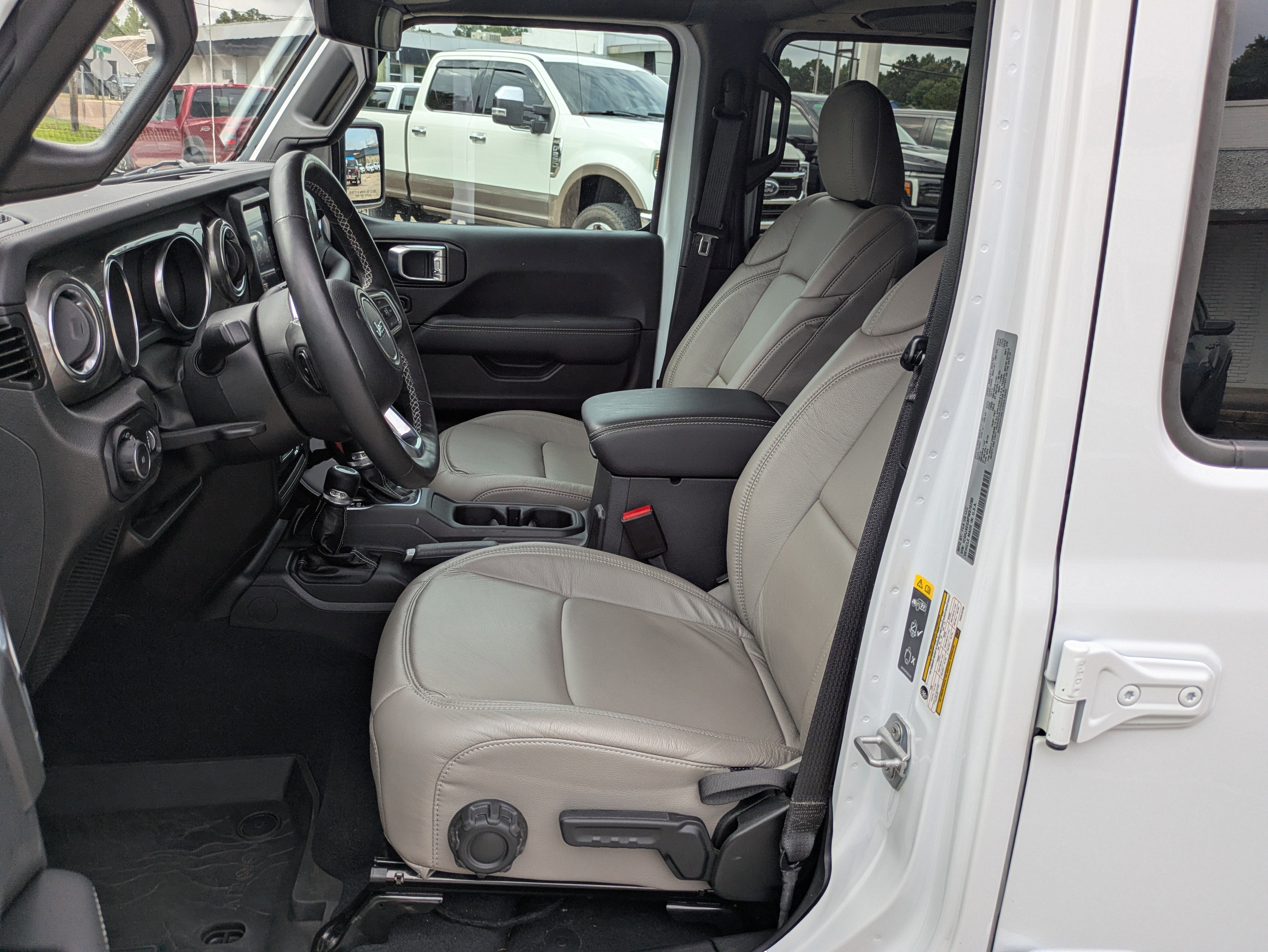 2023 Jeep Wrangler 4-Door Sahara 4x4