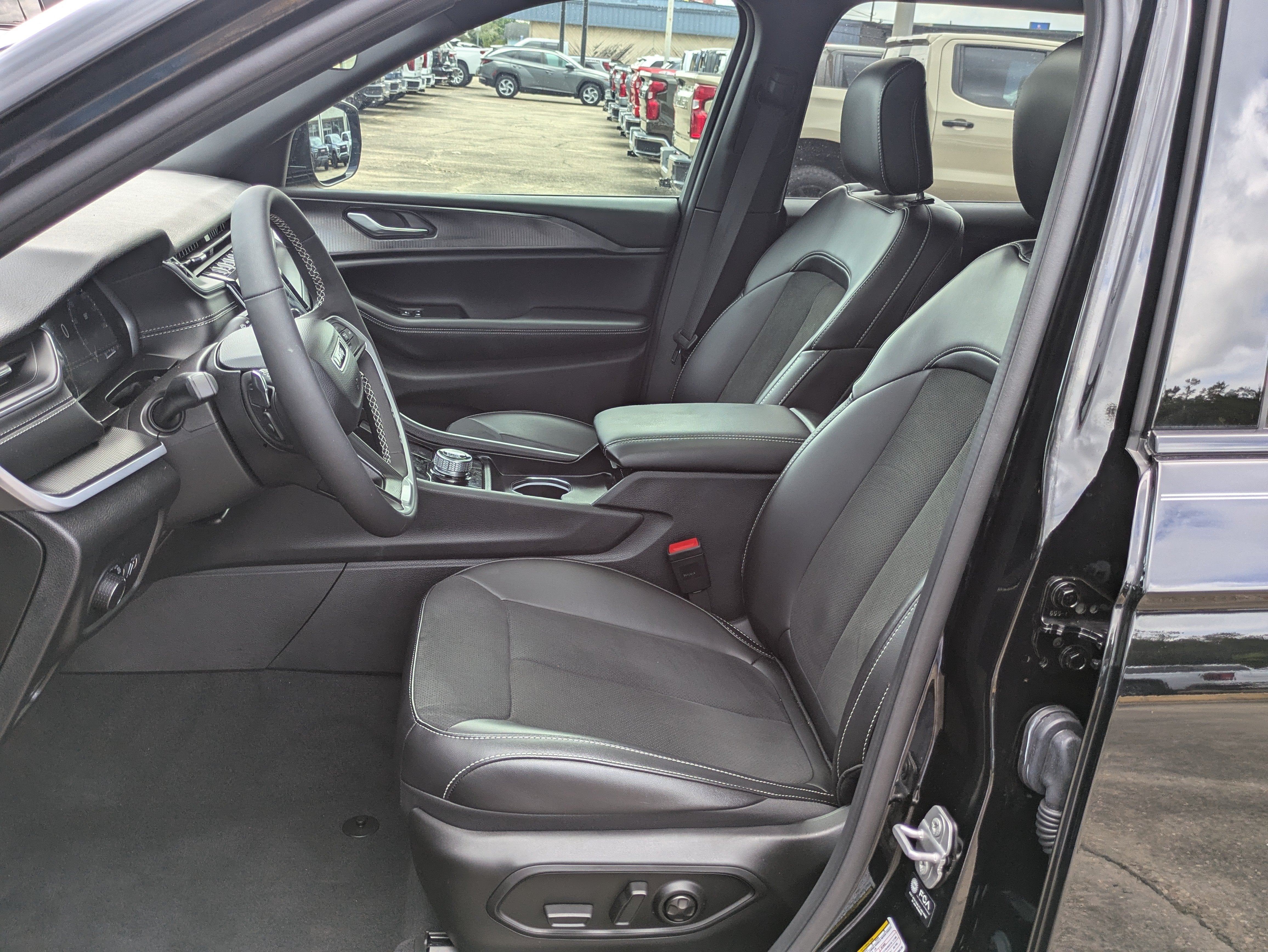 2025 Jeep Grand Cherokee Altitude X 4x4