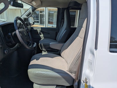 2023 Chevrolet Express Passenger 3500 1LT