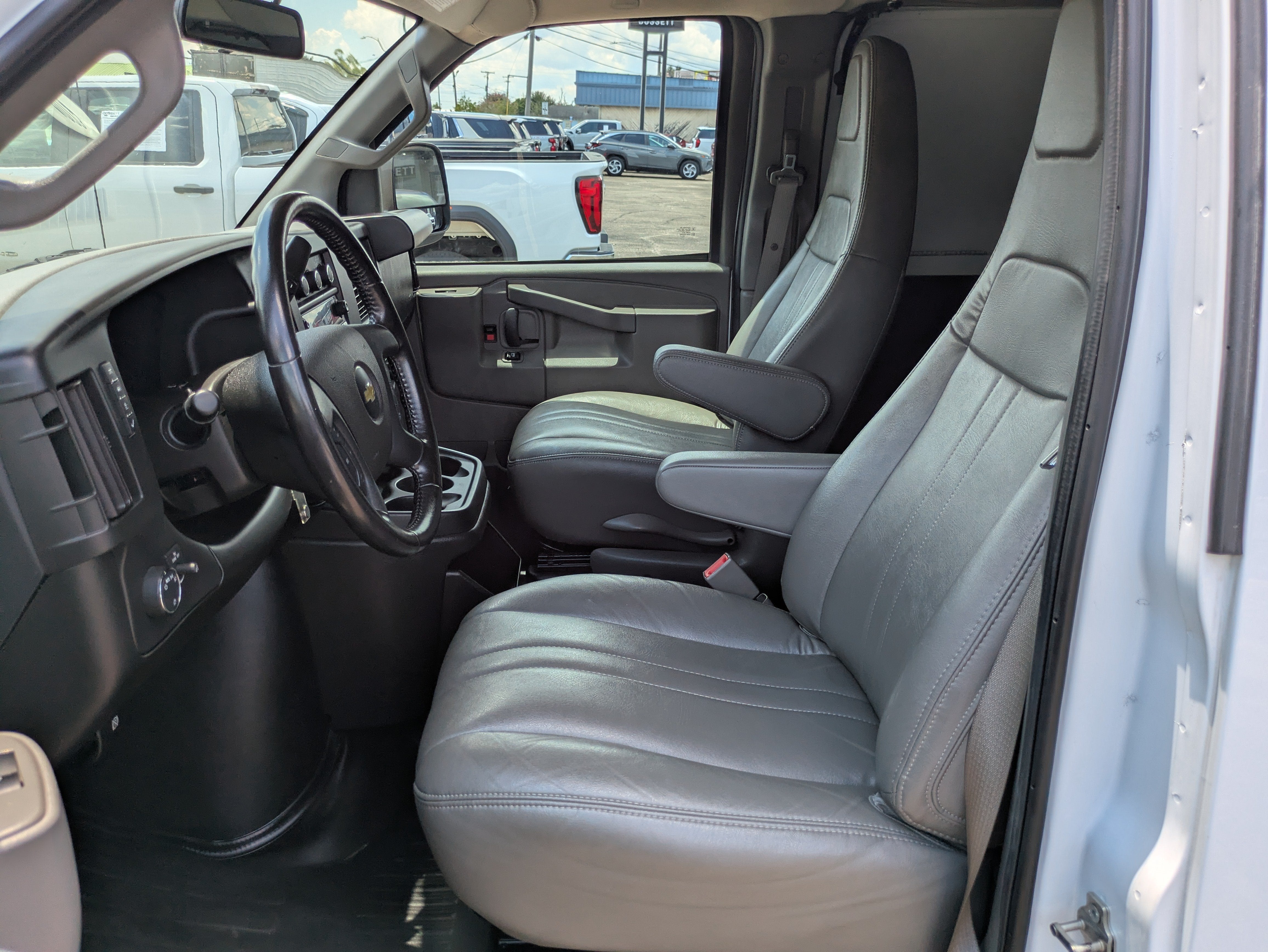 2023 Chevrolet Express Cargo 2500 WT