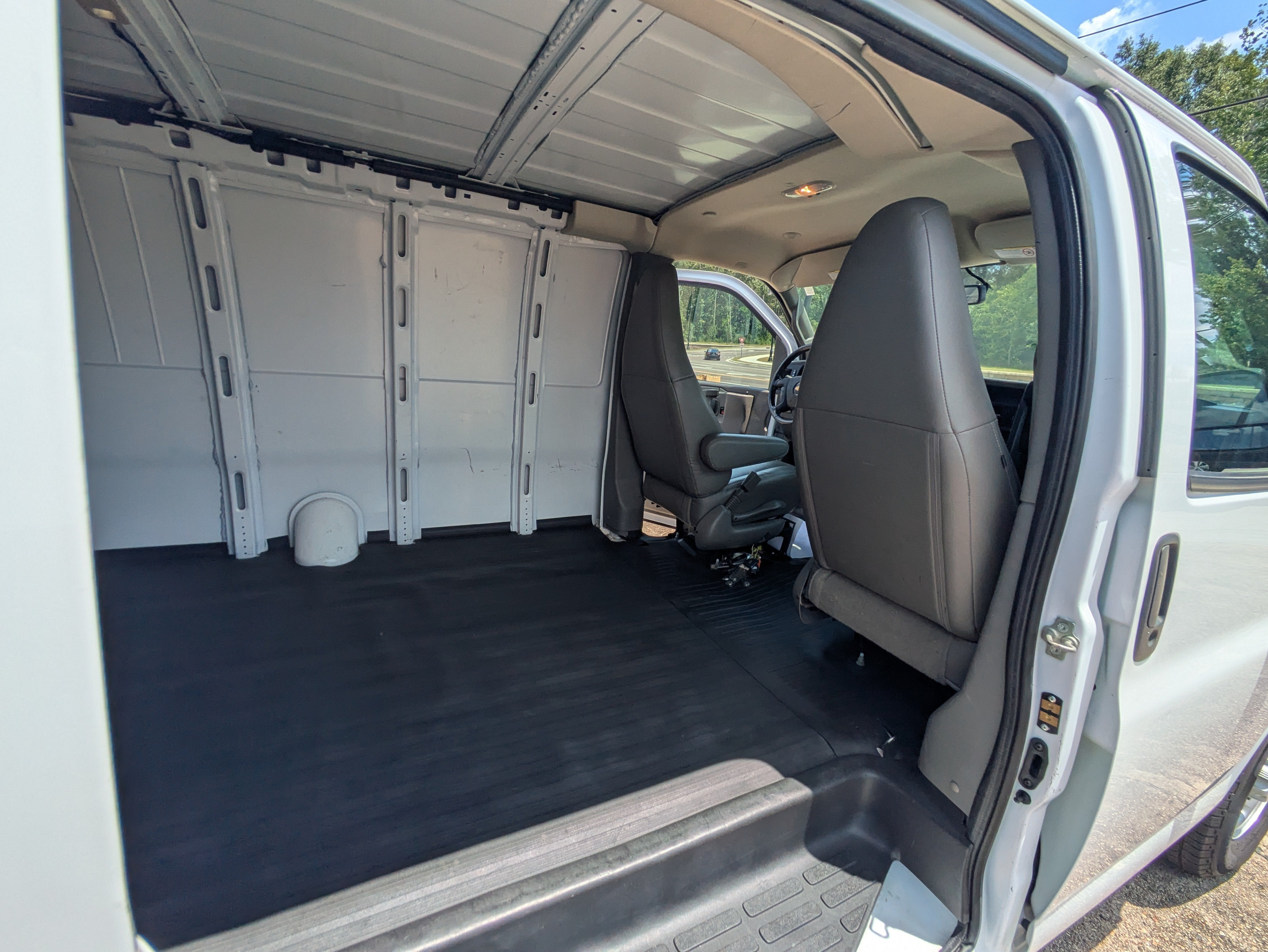 2023 Chevrolet Express Cargo 2500 WT
