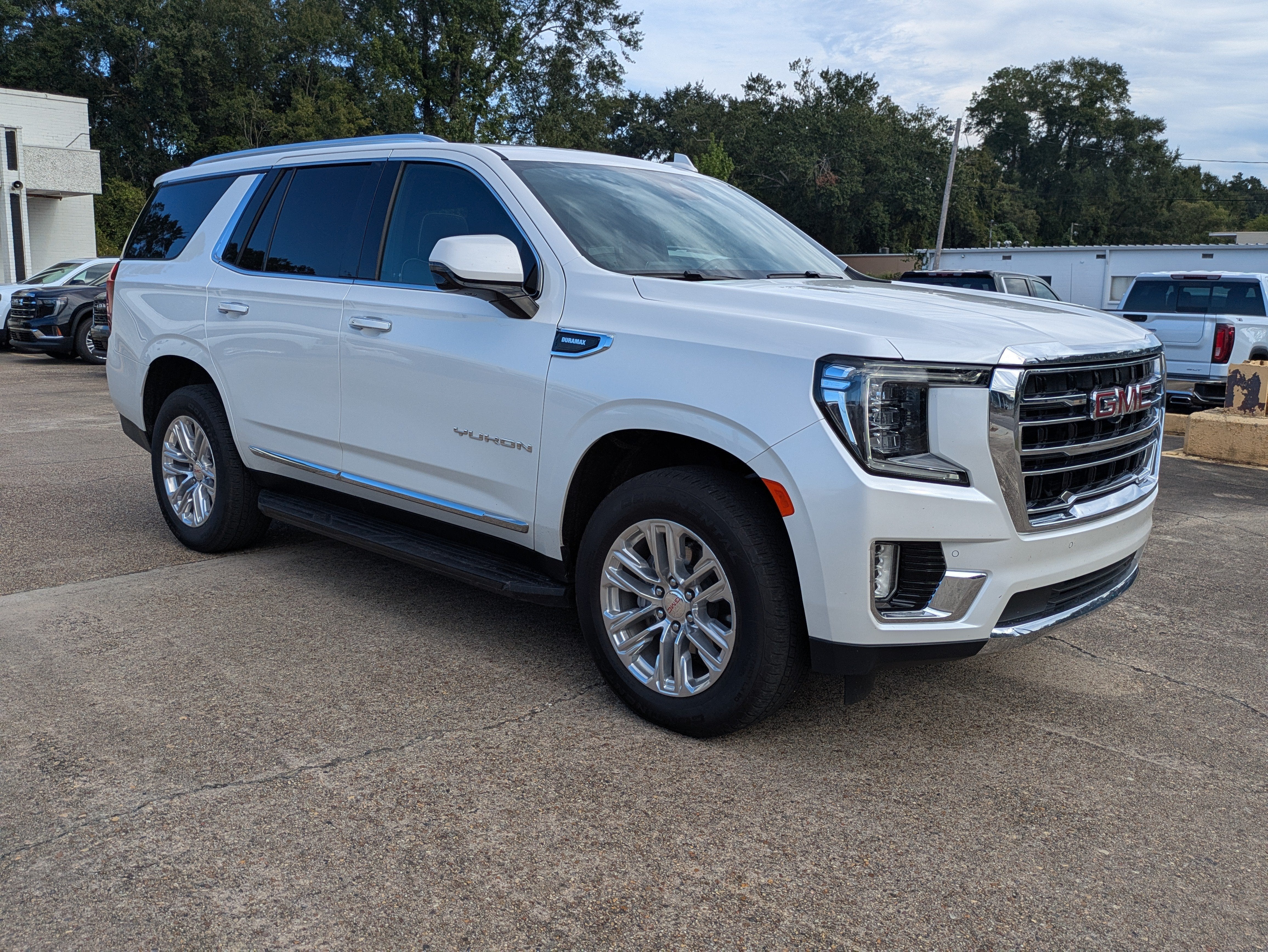 2024 GMC Yukon SLT