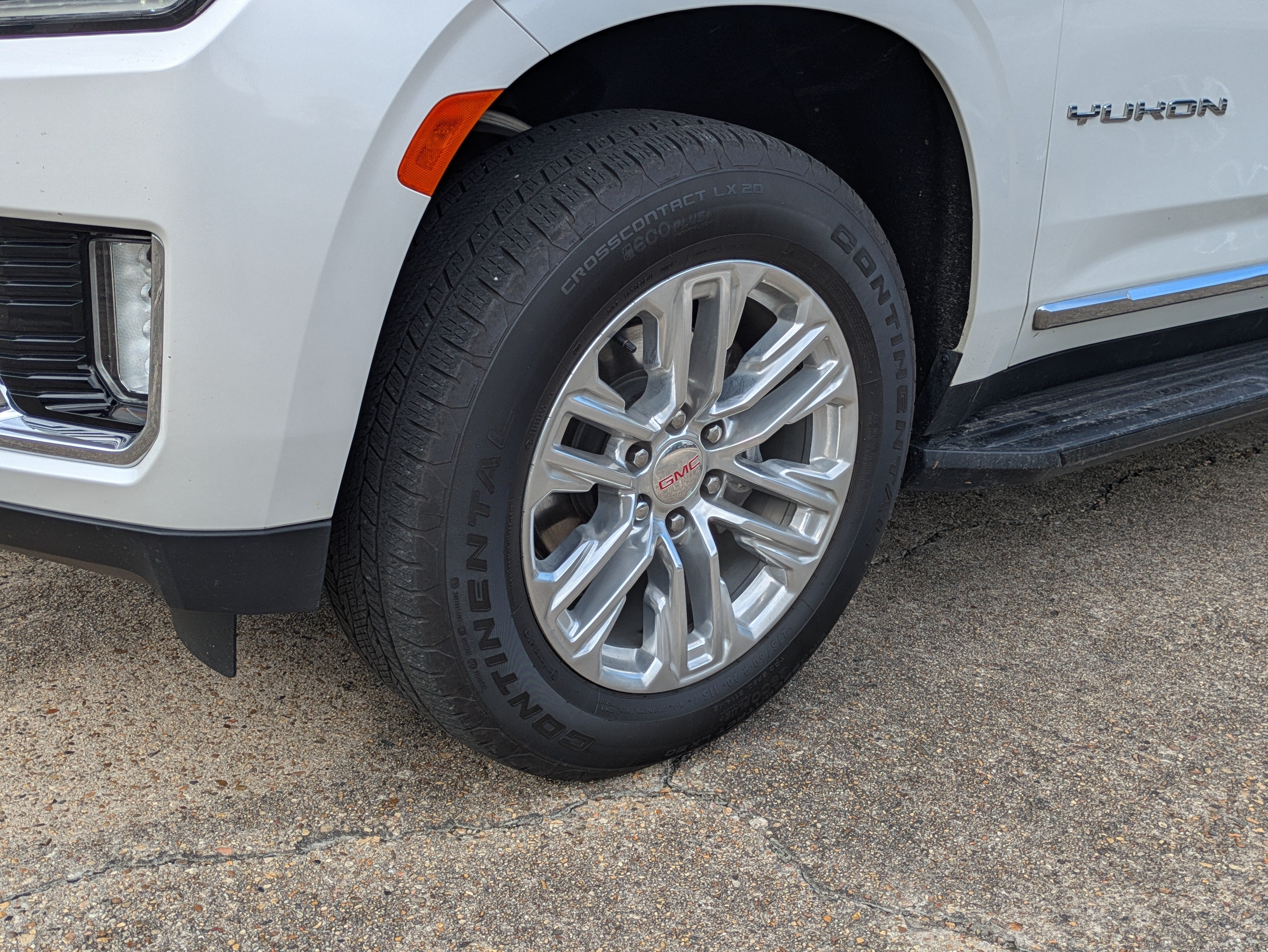2024 GMC Yukon SLT