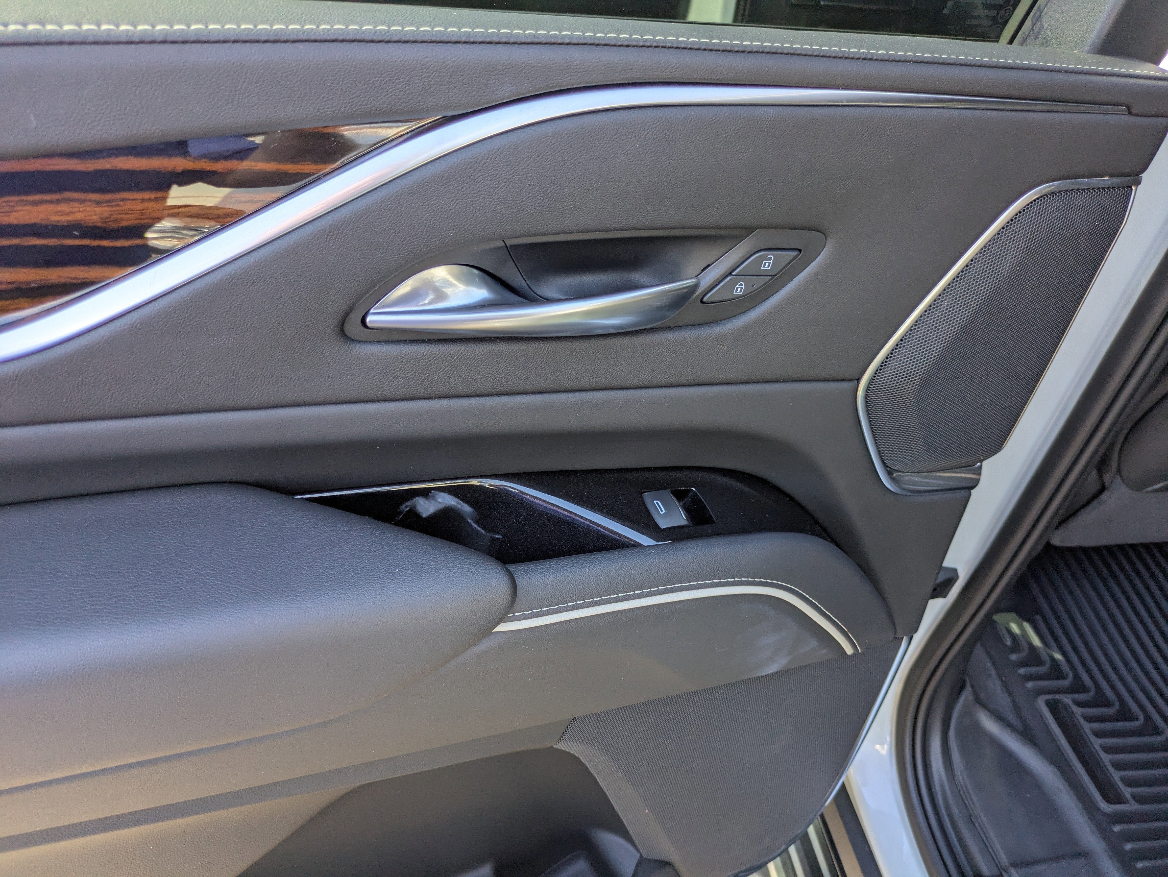 2023 Cadillac Escalade ESV Luxury