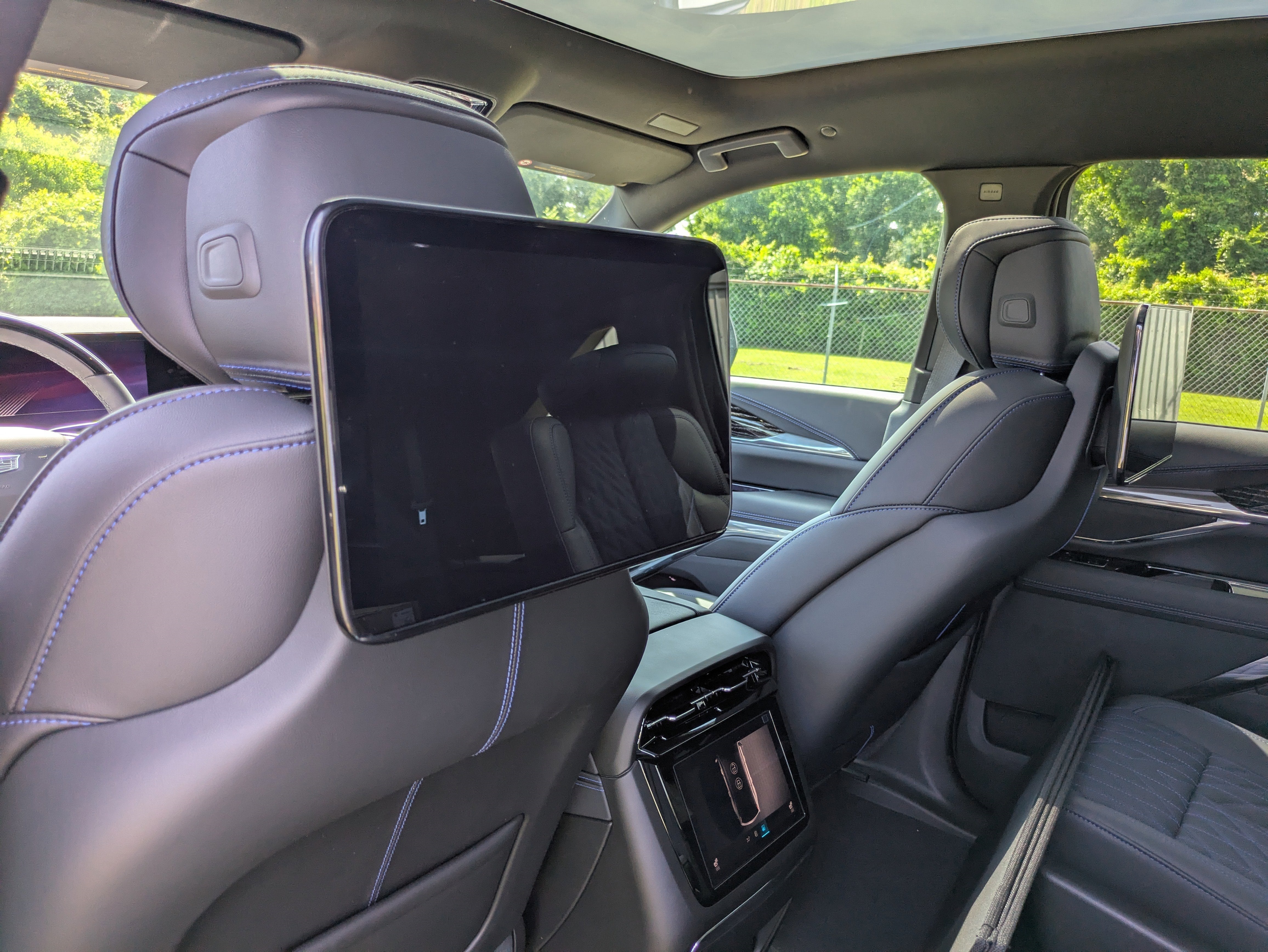 2025 Cadillac ESCALADE IQ Sport 1