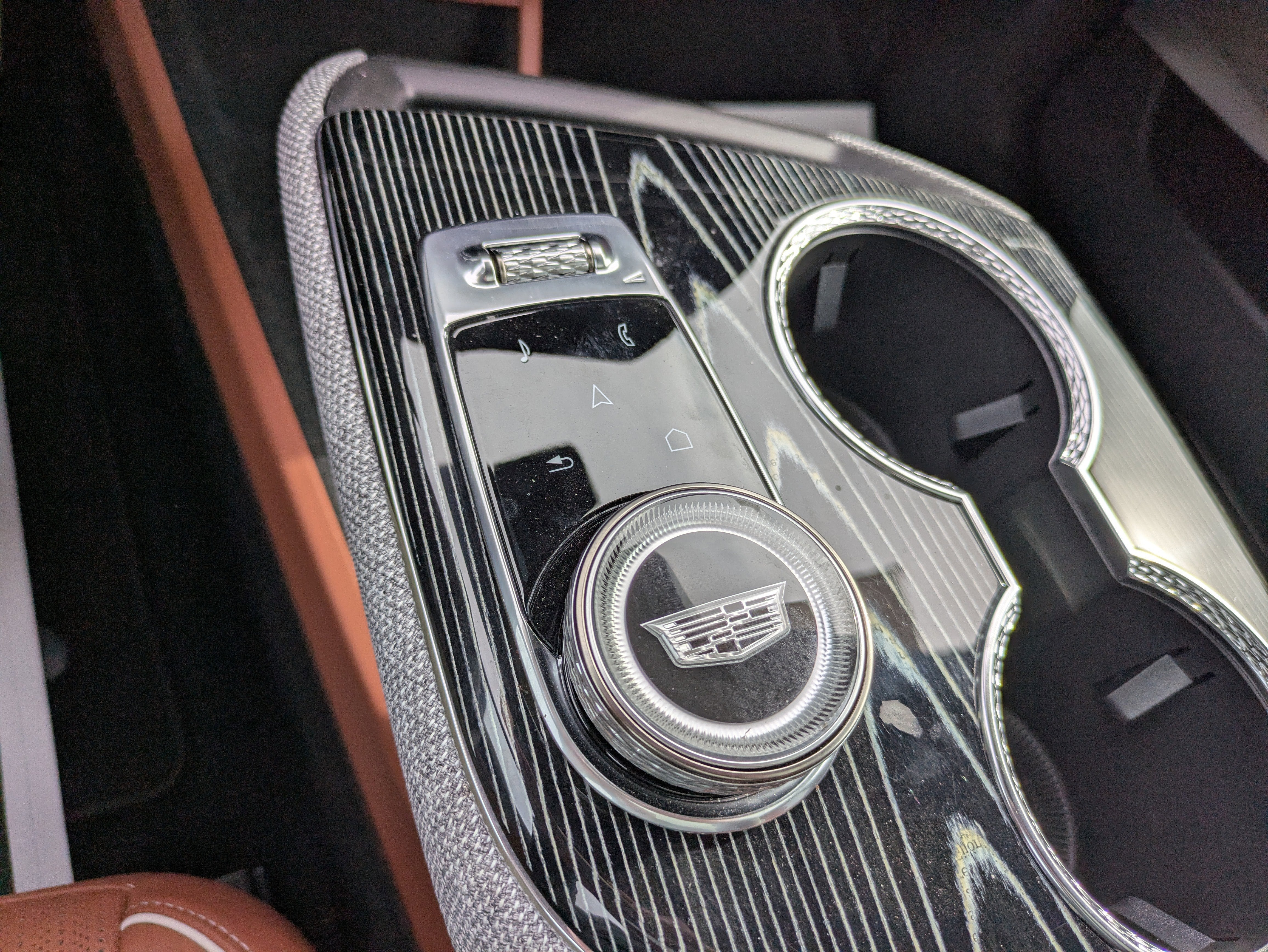 2025 Cadillac OPTIQ Luxury 2