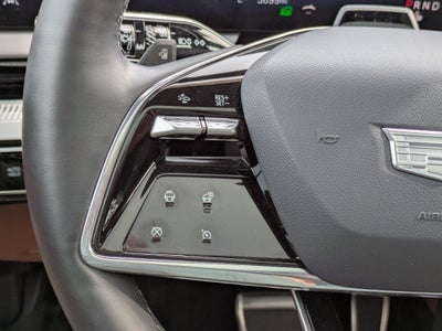 2025 Cadillac OPTIQ Luxury 2