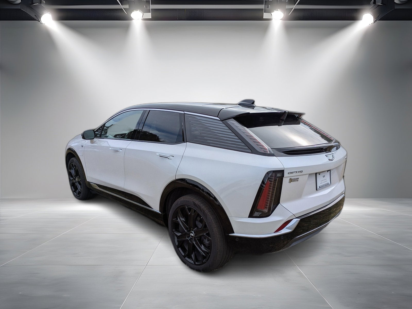 2025 Cadillac OPTIQ Luxury 2