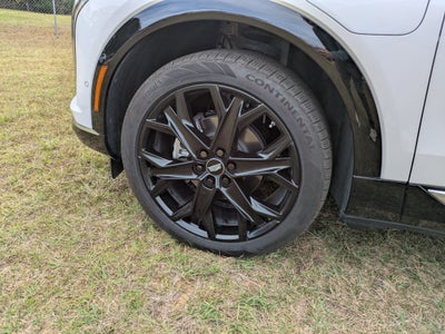 2025 Cadillac OPTIQ Luxury 2