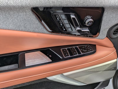 2025 Cadillac OPTIQ Luxury 2