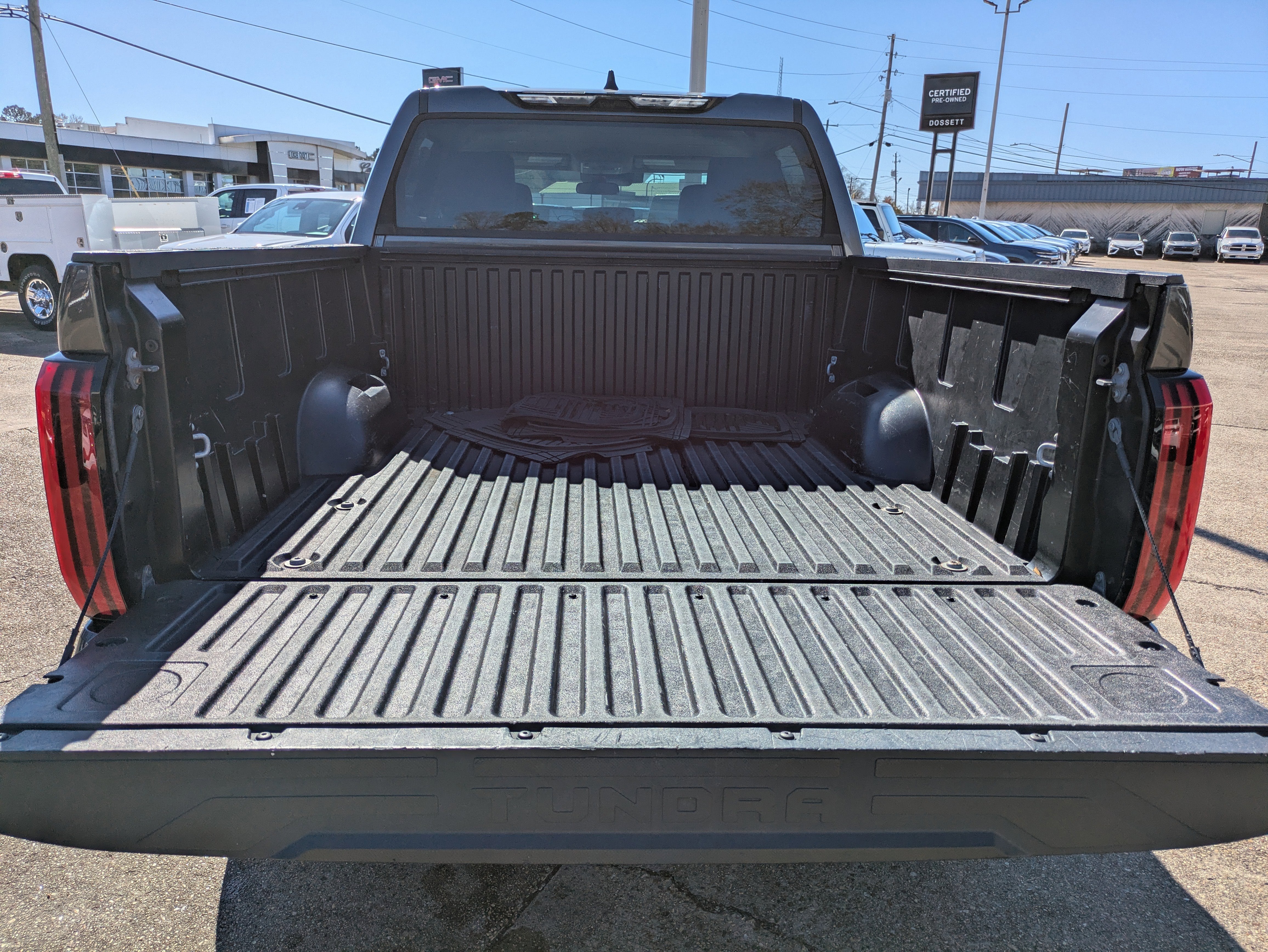 2023 Toyota Tundra 4WD SR5