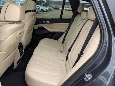 2022 BMW X5 M50i